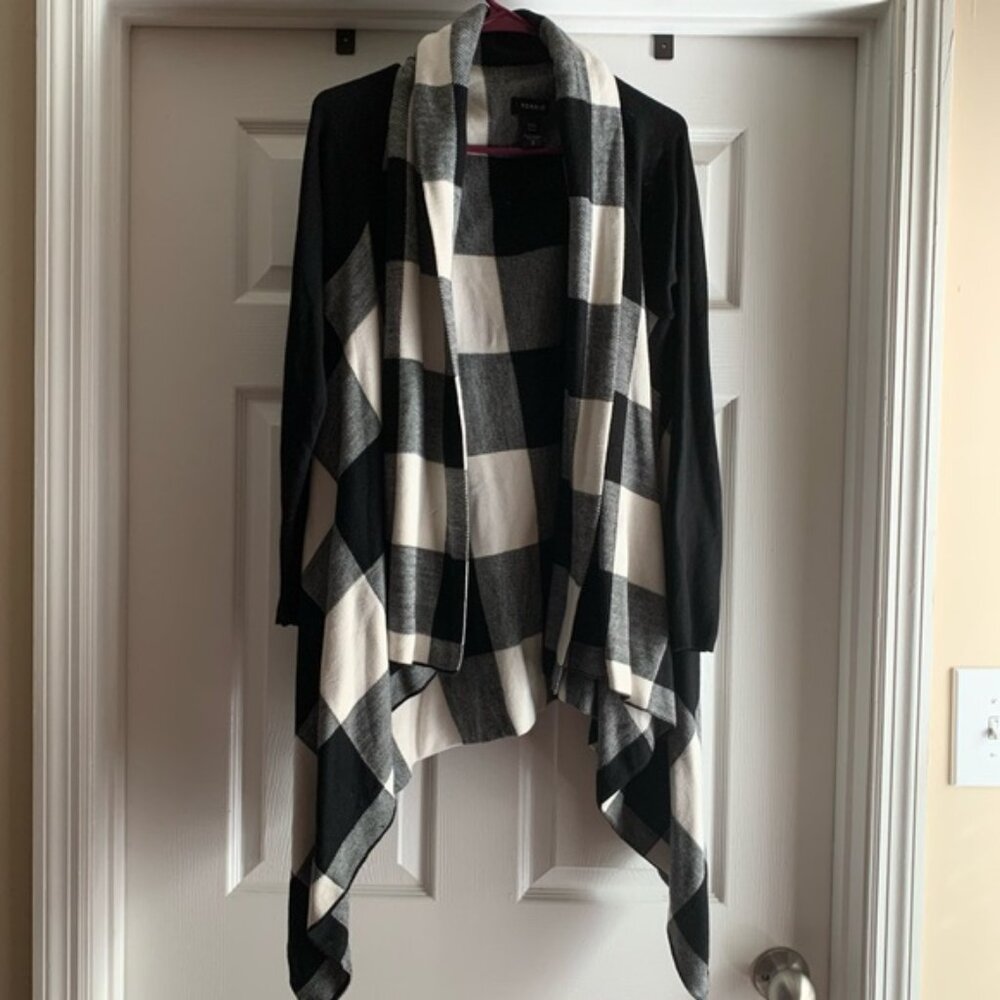 👀Buffalo Plaid TORRID drape cardigan!!